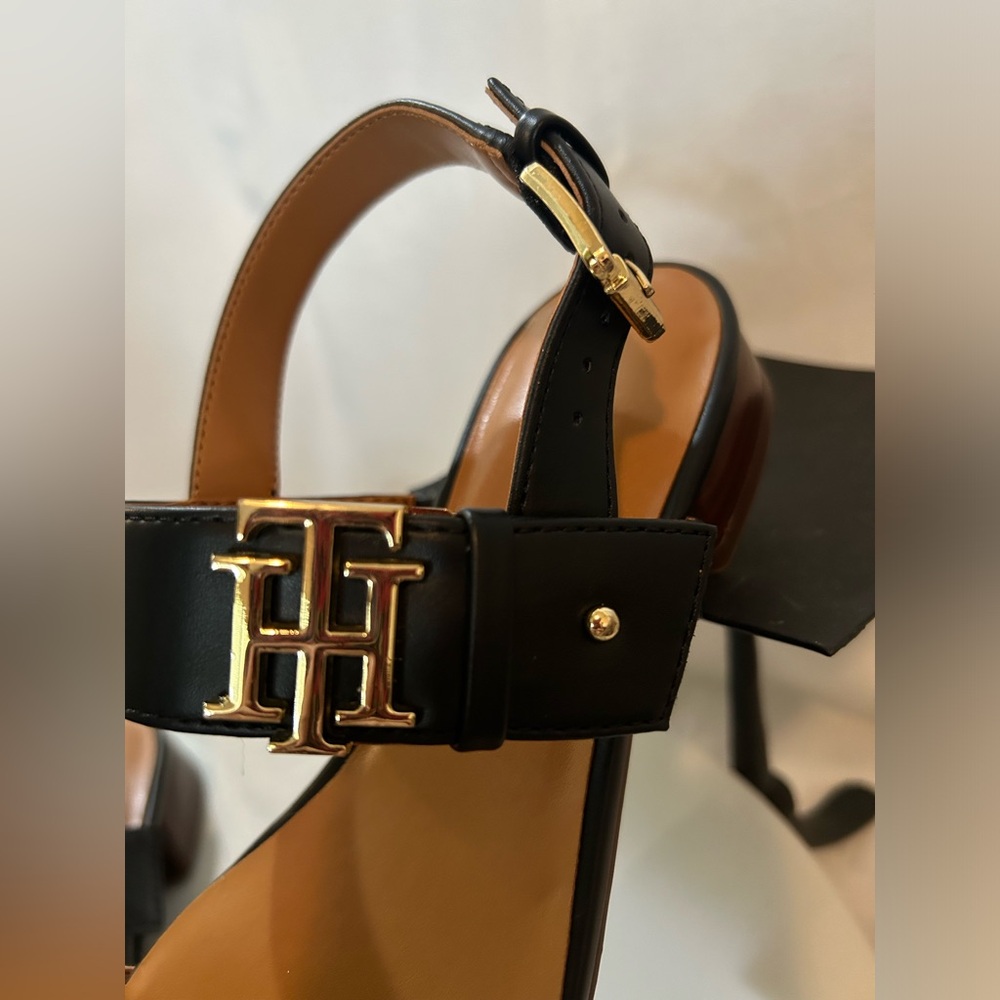 Tommy Hilfiger - Black Sandals with Gold Buckle - Picture 3 of 11
